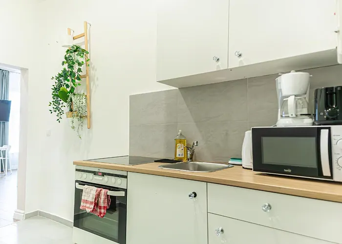 Stylish Studio Apartment Wiener Stadthalle