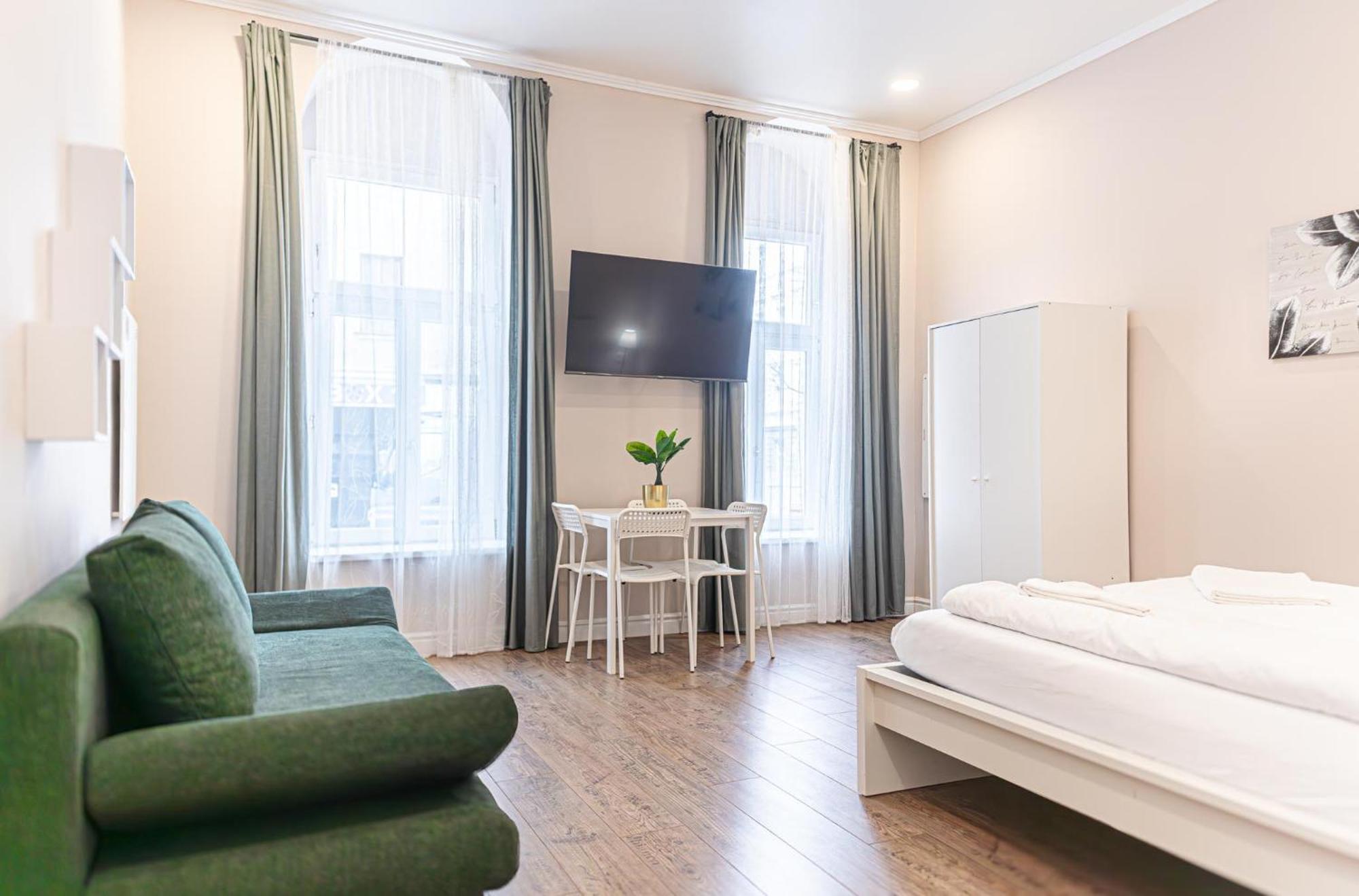 Stylish Wiener Stadthalle Apartament