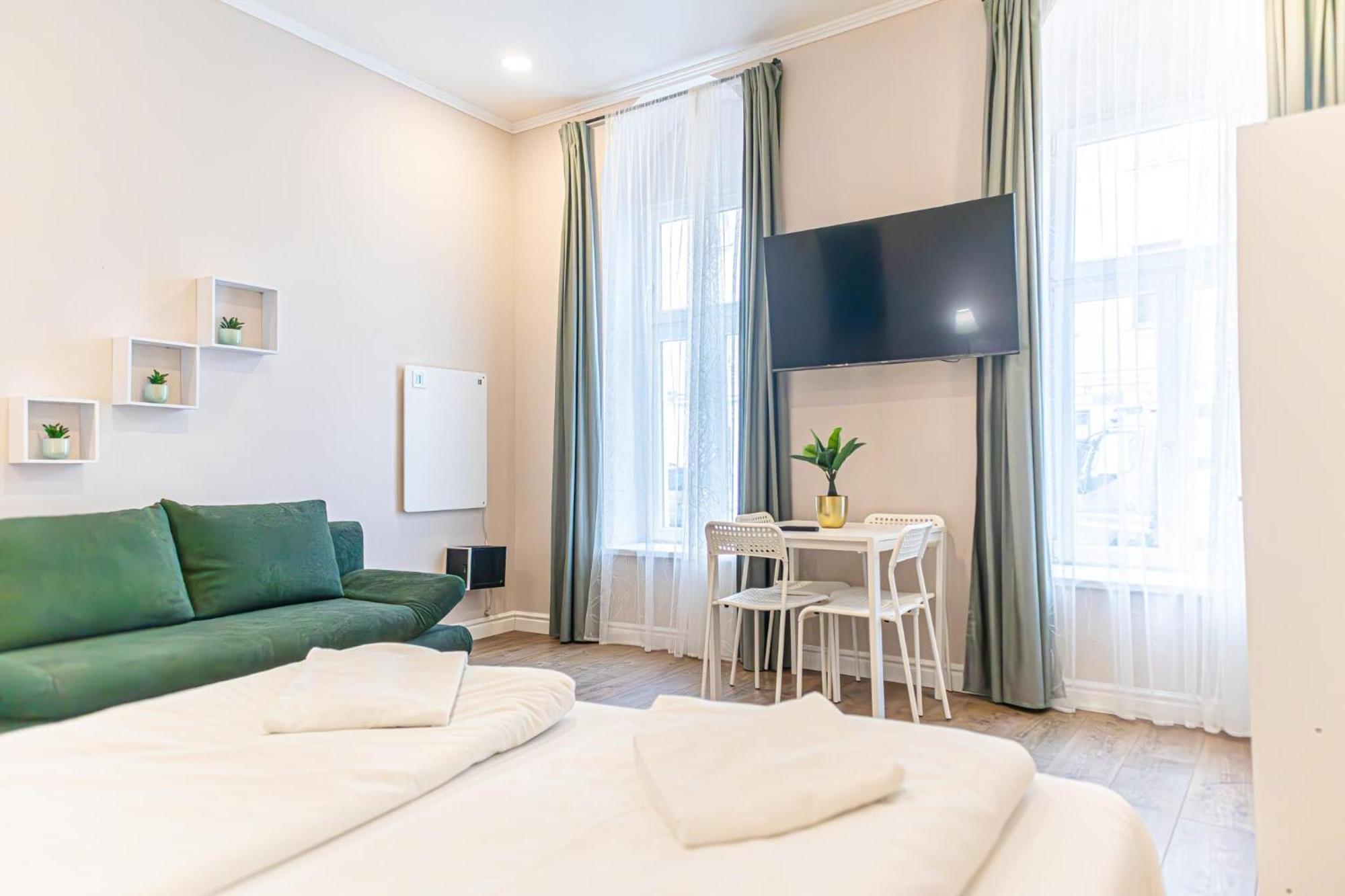 Stylish Wiener Stadthalle Apartament Wiedeń